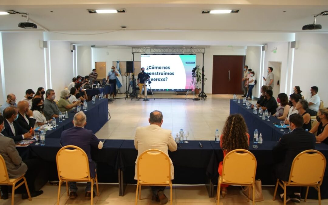 Lanzamiento de la plataforma Equis+WebTV
